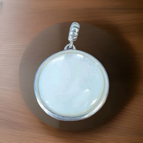 Sterling Silver 925 Mother of Pearl Round Reversable Pendant 1.5x1.25" - Picture 2 of 3